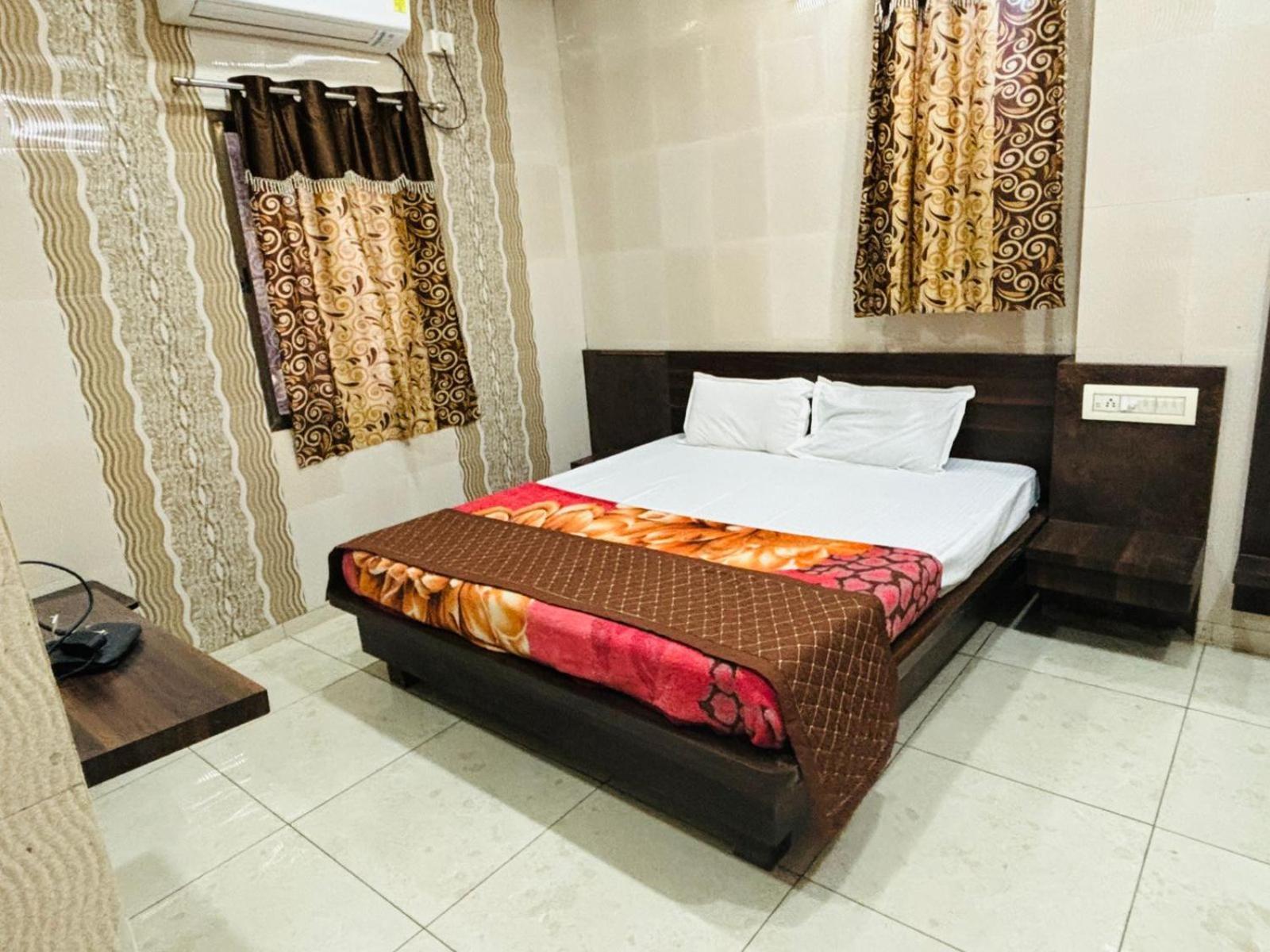 Hotel Shree Nath - 200 Meters From Dwarkadhish Temple Luaran gambar